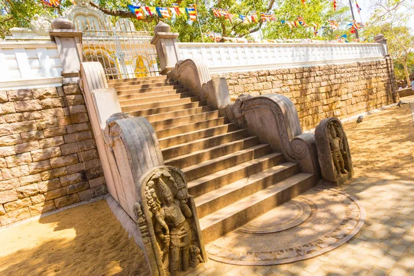 Anuradhapura Jaya Sri Maha Bodhi ağaç Moonstone — Stok fotoğraf