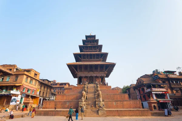 Bhaktapur Taumadhi Sq Nyatapola Pagoda centrato H — Foto Stock