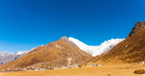 Langtang Kyanjin Γκόμπα χωριό πανοραμική βουνά — Φωτογραφία Αρχείου