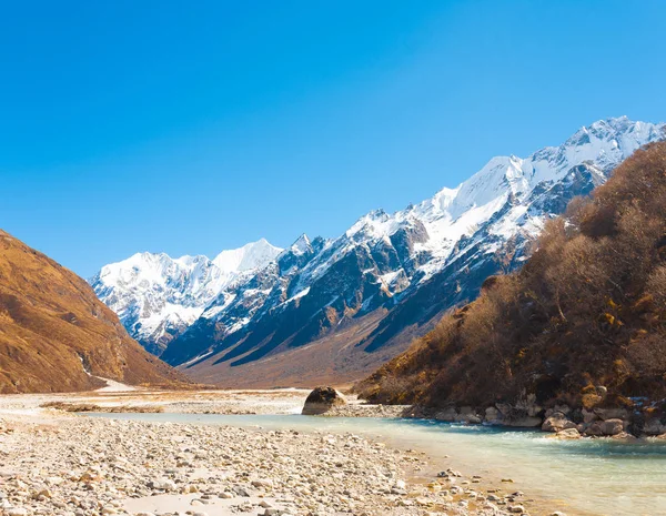 Langtang Tal Himalaya-Gebirgszug Fluss h — Stockfoto