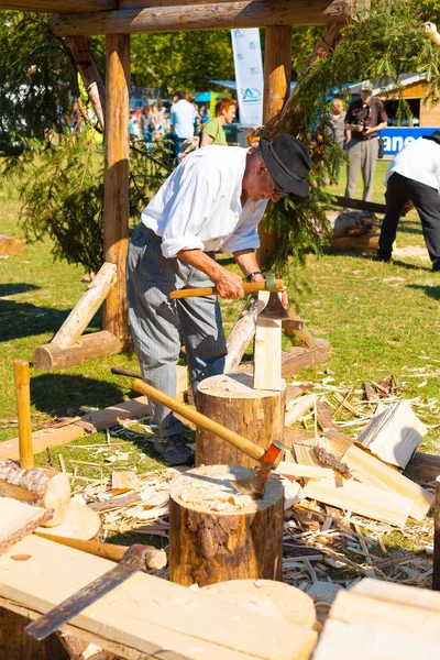 French Alps Traditional Cabin Construction Method — Stock Photo, Image