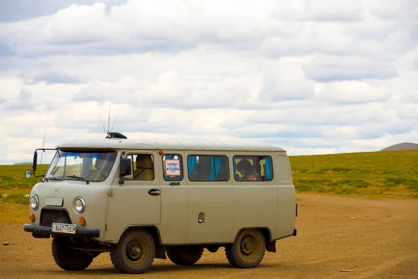 UAZ 4x4 Tourist Van Mongolian Steppe — Stock Photo, Image