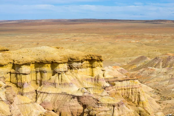Falaises flamboyantes Plateau Bayanzag Horizon Mongolie — Photo