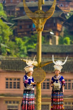 Xijiang Miao kadınlar geleneksel Festival giyim