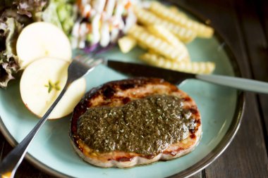 Çok yumuşak odak ızgara domuz eti biftek