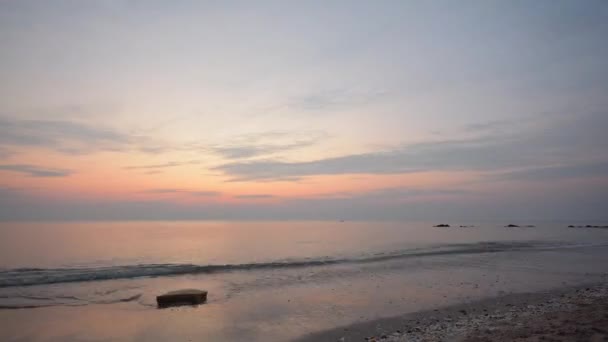 Timelapse du lever du soleil sur la plage — Video
