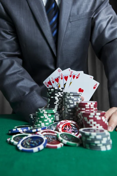 Casino player show his cards — Stock Photo, Image