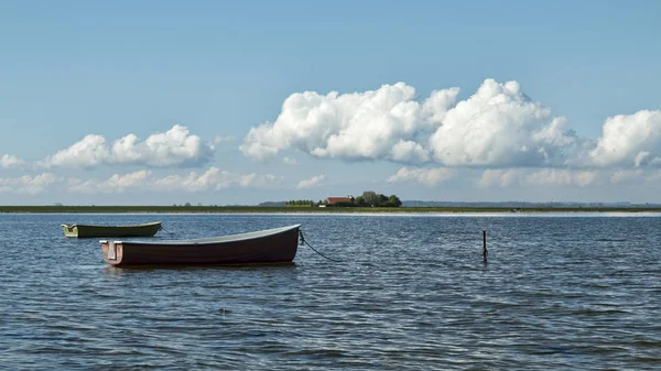 Botes en la costa — Foto de Stock