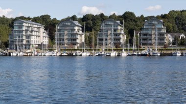 Waterfront, modern mimari