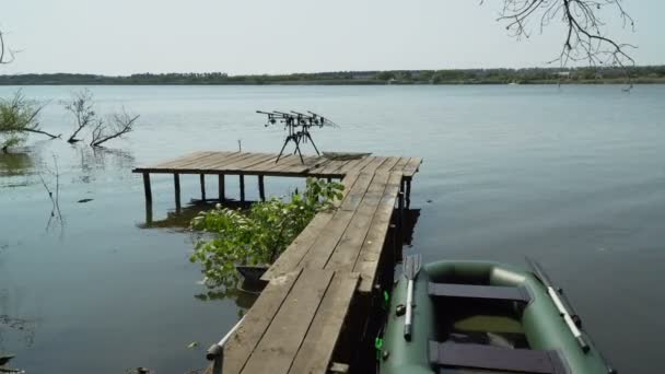 Pesca da carpa na lagoa — Vídeo de Stock