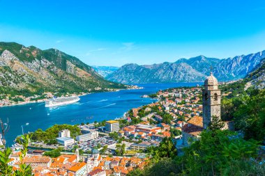 Kotor, Karadağ'defne