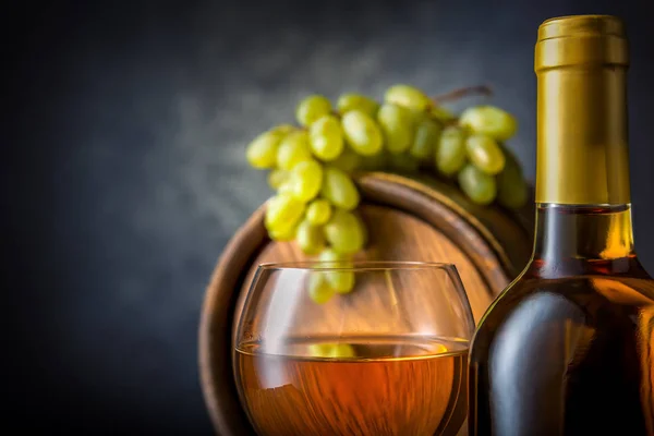 Beyaz şarap mahzeni — Stok fotoğraf