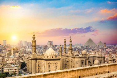 Günbatımı üzerinde Cairo