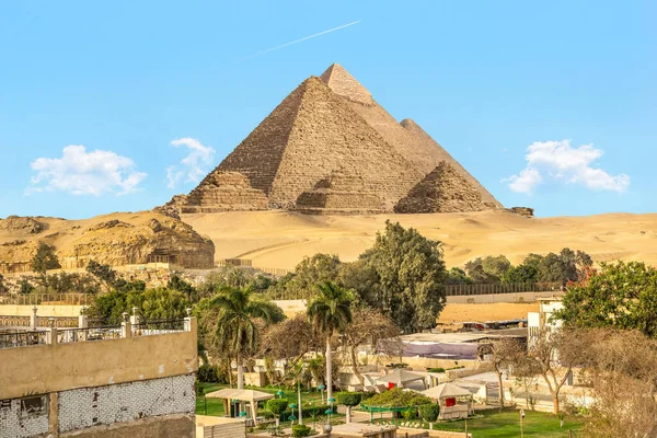 Pirámides y Giza — Foto de Stock