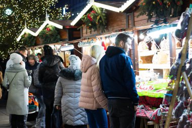 KATOWICE, POLAND - 08 ARALIK 2019: Eski Pazar 'da Noel süslemesi