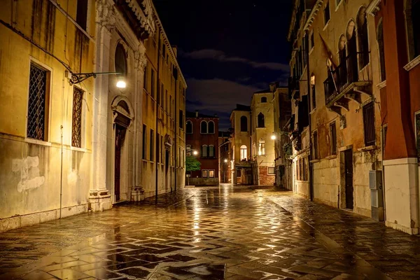 Akşam Venedik'te ıslak — Stok fotoğraf