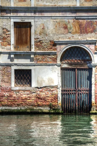 Canal Velence ajtó — Stock Fotó