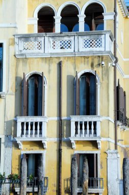 Tipik bir İtalyan balkon Venedik, İtalya