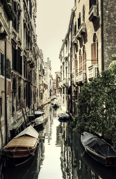 Ένα Ήσυχο Κανάλι Χωρίς Οποιαδήποτε Ανθρώπους Στη Βενετία Της Ιταλίας — Φωτογραφία Αρχείου