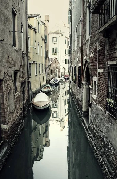 Canal Tranquilo Sin Gente Venecia Italia Con Aspecto Vintage — Foto de Stock