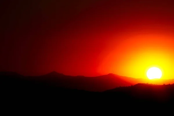 Красный Безоблачный Закат Пустыне Аризоны — стоковое фото