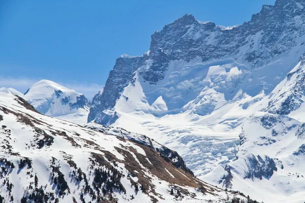 Cime Innevate Delle Alpi Svizzere — Foto Stock