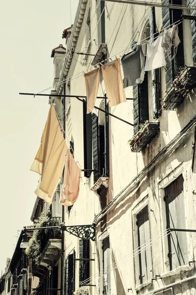 Een Huis Venetië Met Buiten Drogen Hangen — Stockfoto