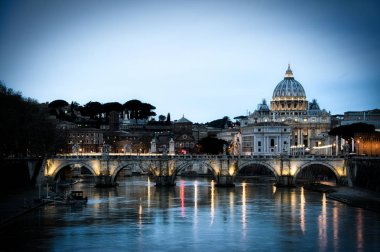 Görünümü bir skeç ile arka planda St. Peters Bazilikası ve Vatikan ile Roma'da Tiber Nehri.