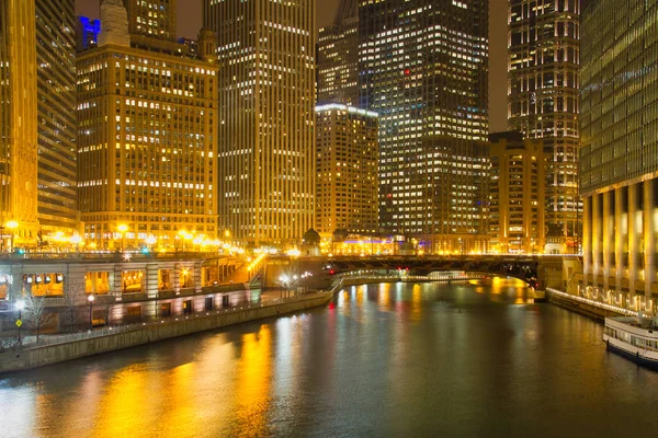 Feux Jaunes Réfléchissant Sur Les Bâtiments Eau Rivière Chicago Nuit — Photo