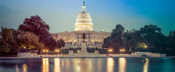 Panorama del Capitolio de los Estados Unidos a la luz de la tarde — Foto de Stock