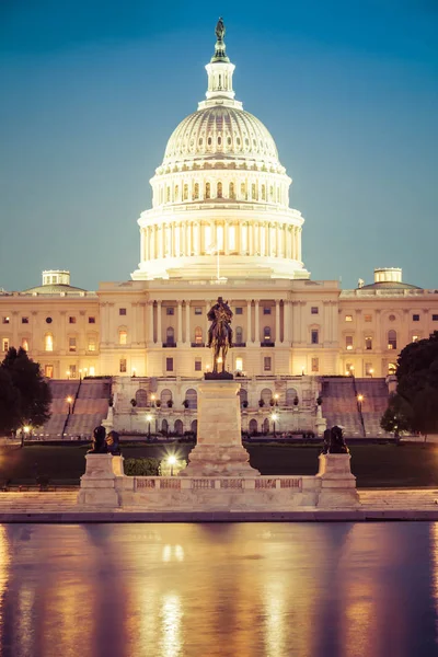 Retrato del Capitolio de los Estados Unidos a la luz de la tarde —  Fotos de Stock