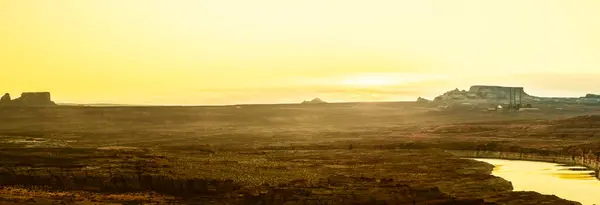 Powell Gölü Arizona Sayfası Etrafındaki Çorak Çölde Gün Doğumu — Stok fotoğraf