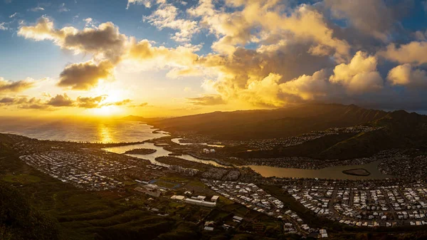 Solnedgång Över Hawaii Oahu Sett Från Bergstopp Med Staden Hawaii — Stockfoto