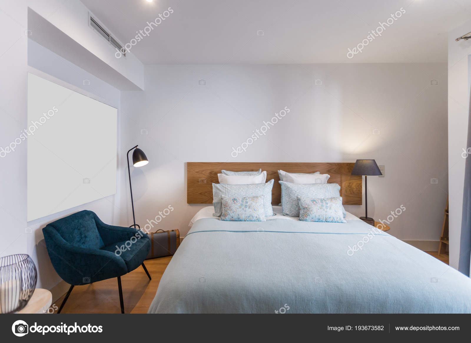Modern Single Bedroom House With Small Kitchen Stock Photo