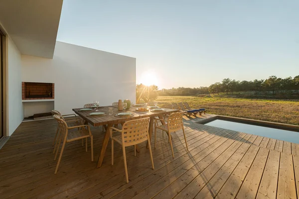 Mesa Jantar Moderno Terraço Villa Com Piscina Deck — Fotografia de Stock