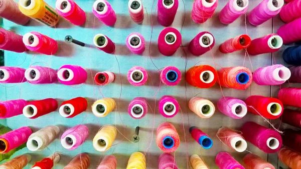 Hilo Colorido Para Coser Carretes Textura Fondo —  Fotos de Stock