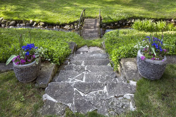 Stone steps and canal bridge — Stock Photo, Image