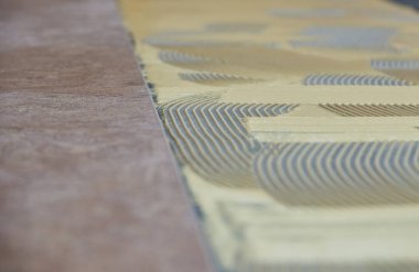 Mantar ve iki bileşenli yapıştırıcı panelleri