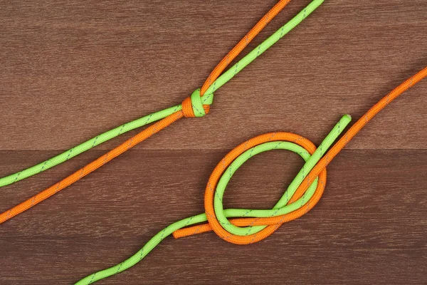 Guide for tying a simple connecting node. — Stock Photo, Image