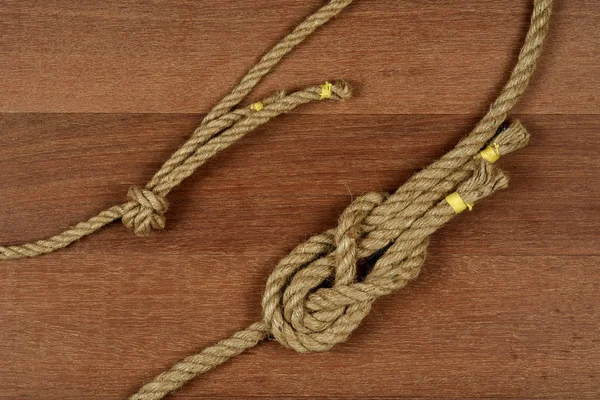 Guide pour tricoter le nœud Lorna . — Photo