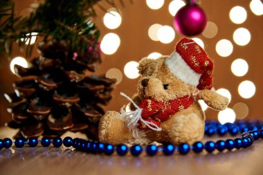 Yeni yıl oyuncaklar Noel ağaçları ve çelenk arka plan üzerine bir bileşimi