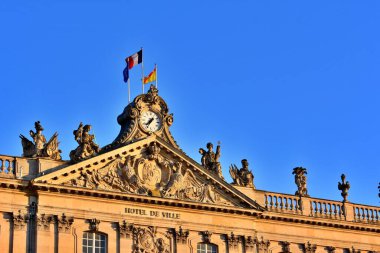 Jean Zay sokağının kırmızı renkleri