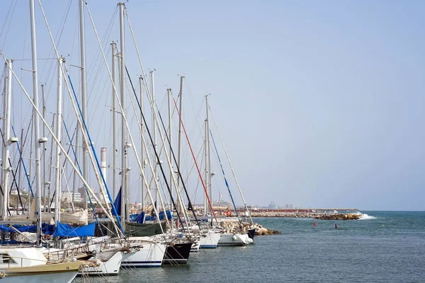 Jacht auf dem Dock — Stockfoto