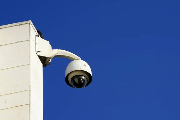 Câmera de Vigilância.Câmera de monitoramento . — Fotografia de Stock