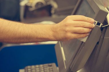 Bir reade kredi kartı swiping