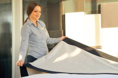 hizmetçi yatak yapma