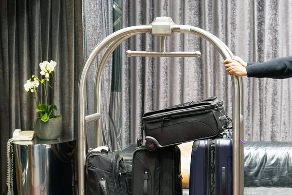 Carrito de equipaje del hotel — Foto de Stock