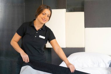 hizmetçi yatak yapma