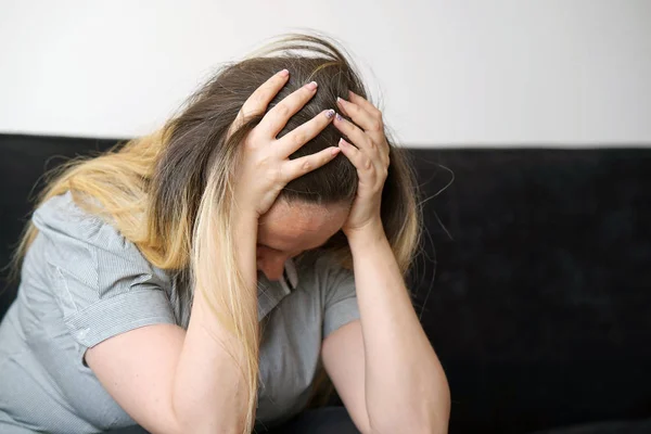 Mujer afligida — Foto de Stock