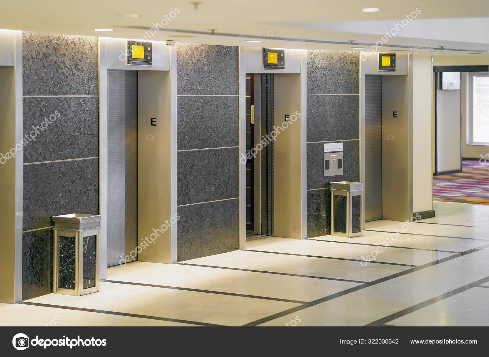 Ascenseur privatif pour lieux publics Suite de NOVA Elevators, image size:1600x1167